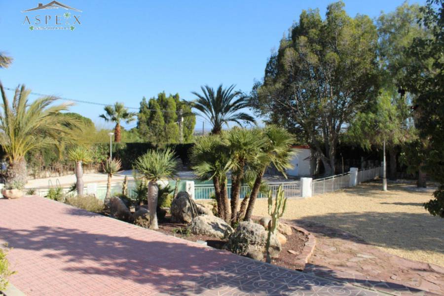 Re-sale - Country house - Elche