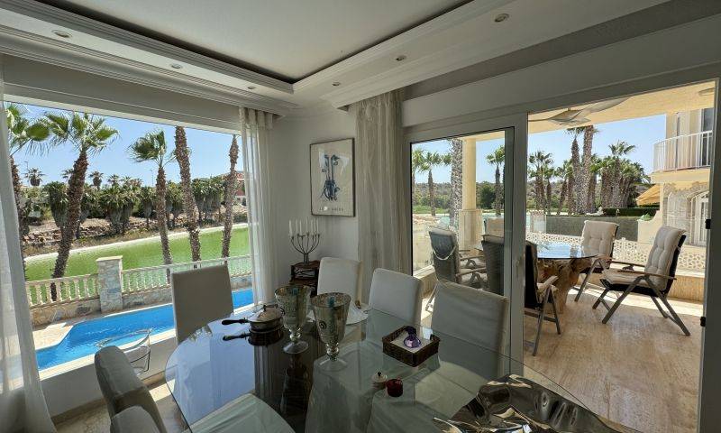 Re-sale - Villa - Villamartin