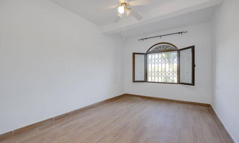 Re-sale - Semi Detached - Villamartin