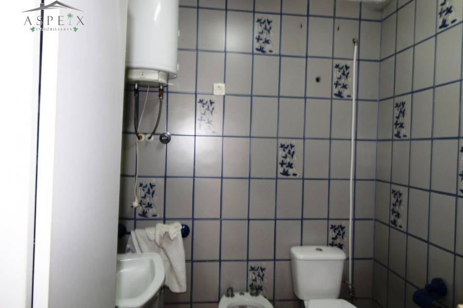 Re-sale - Country house - Petrer