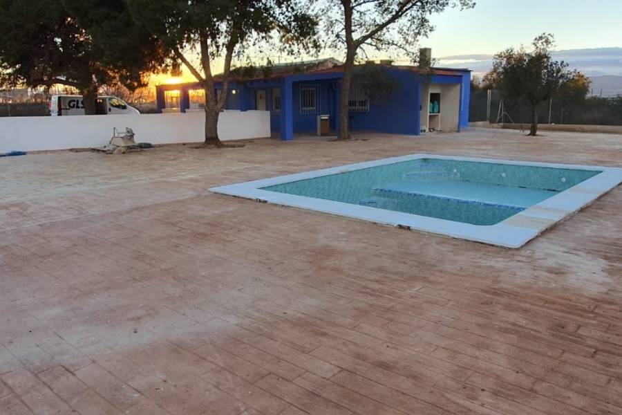 Re-sale - Country house - Monforte Del Cid