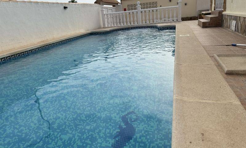 Re-sale - Villa - Playa Flamenca - Alicante