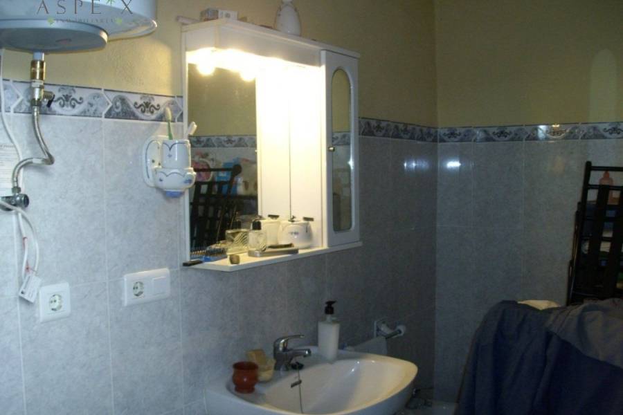 Re-sale - Country house - Crevillente