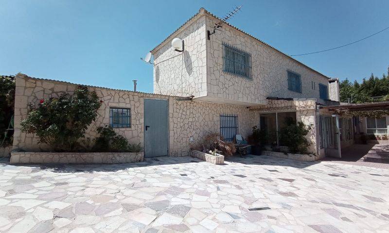 Re-sale - Cave house - Hondon De Las Nieves