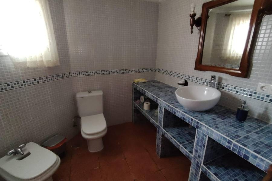 Re-sale - Country house - Elche