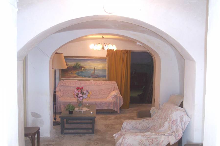 Venta - Casa cueva - La Romana - María auxiliadora