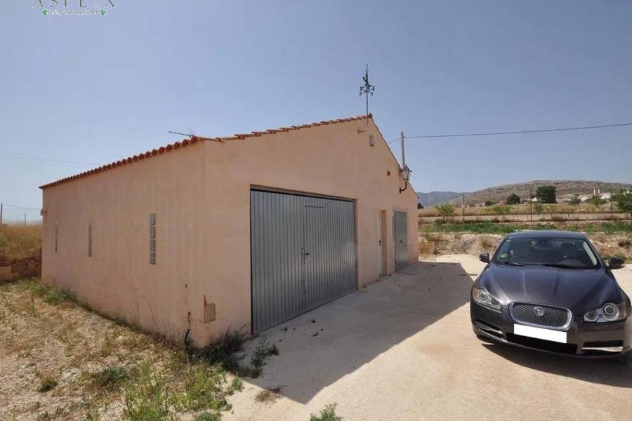 Re-sale - Country house - Pinoso