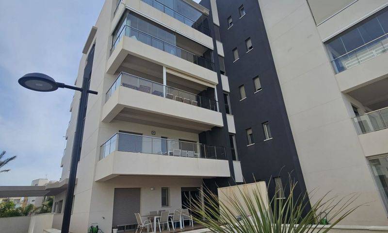 Re-sale - Apartment - Villamartin