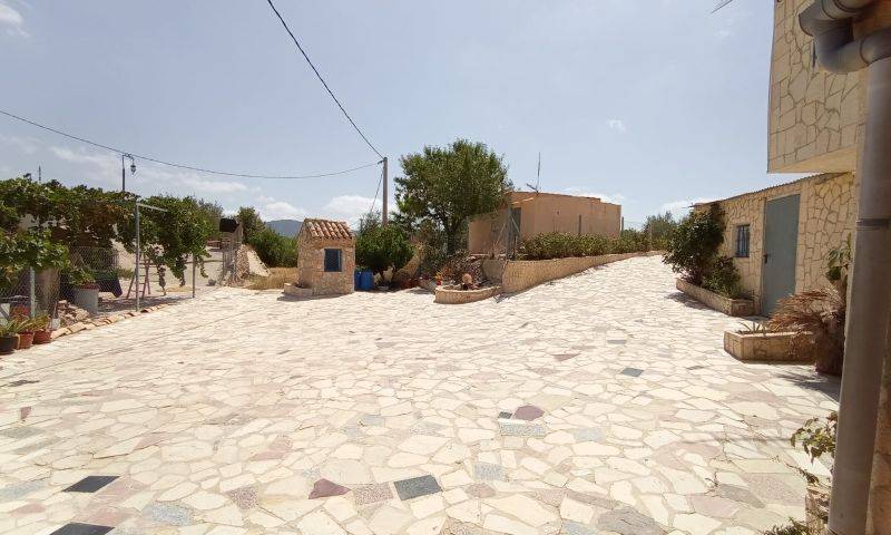 Re-sale - Cave house - Hondon De Las Nieves