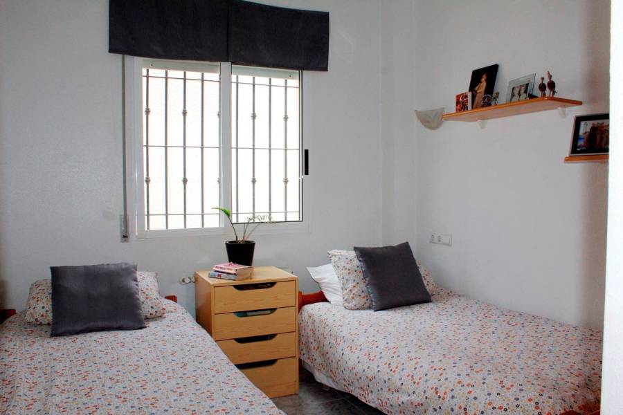 Re-sale - Villa - Villamartin