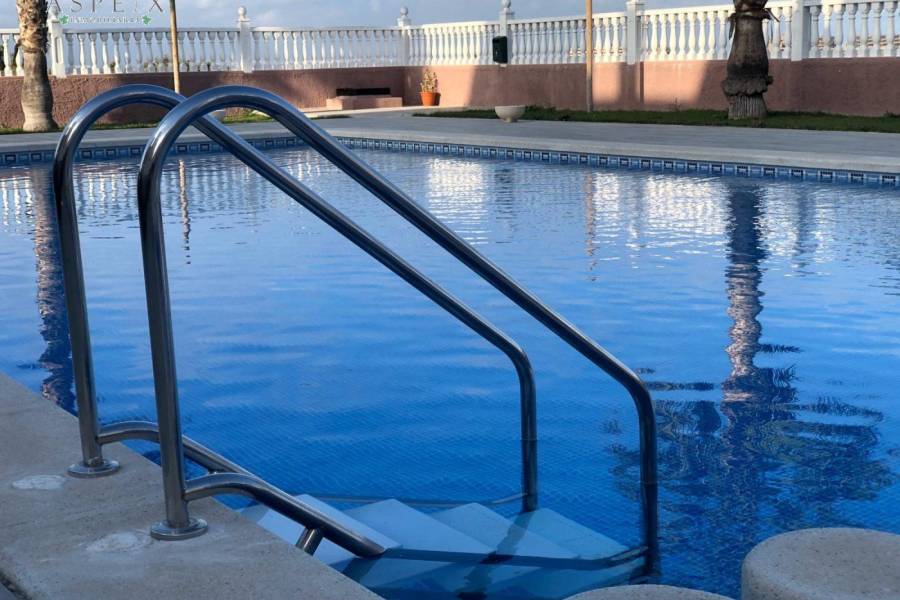 Re-sale - Bungalow - Gran Alacant - Centro comercial monte y mar