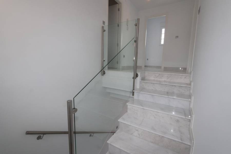 Obra Nueva - Chalet - Pinoso