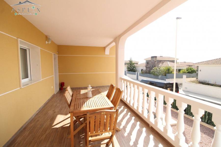 Re-sale - Villa - Elche
