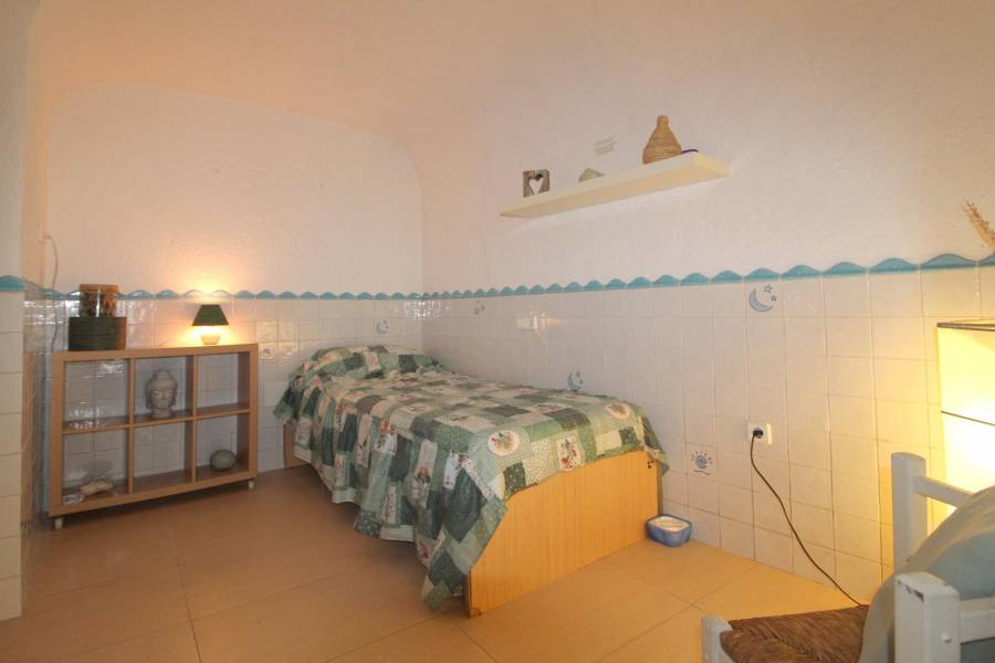Re-sale - Cave house - Hondon De Las Nieves