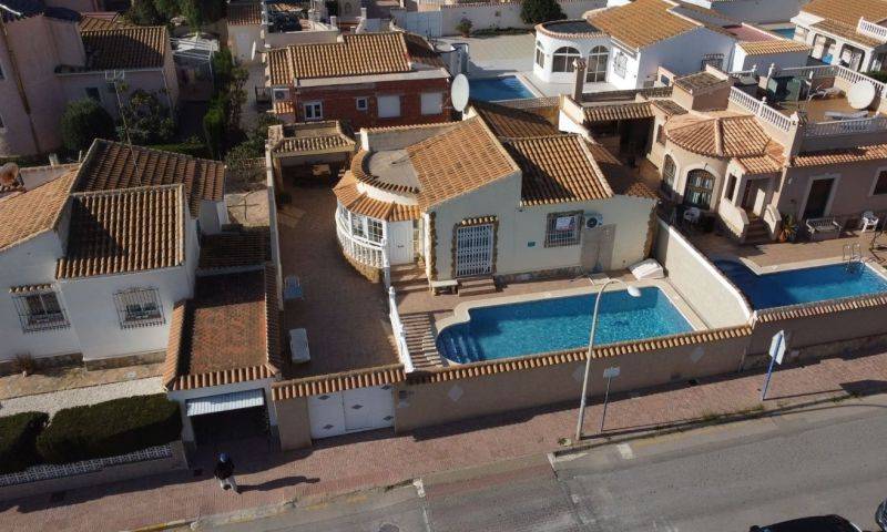 Re-sale - Villa - Playa Flamenca - Alicante