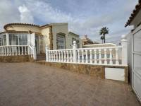 Re-sale - Villa - Playa Flamenca - Alicante