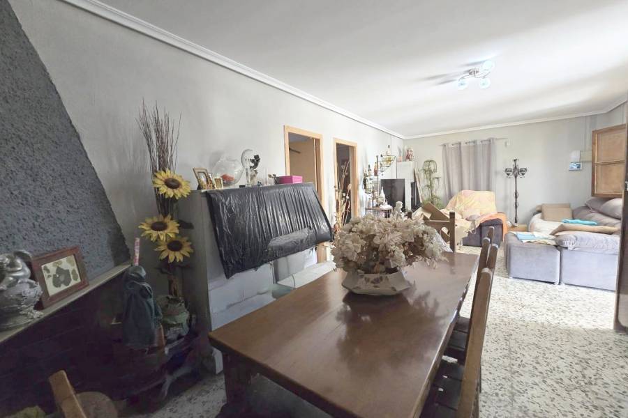 Re-sale - Country house - Novelda