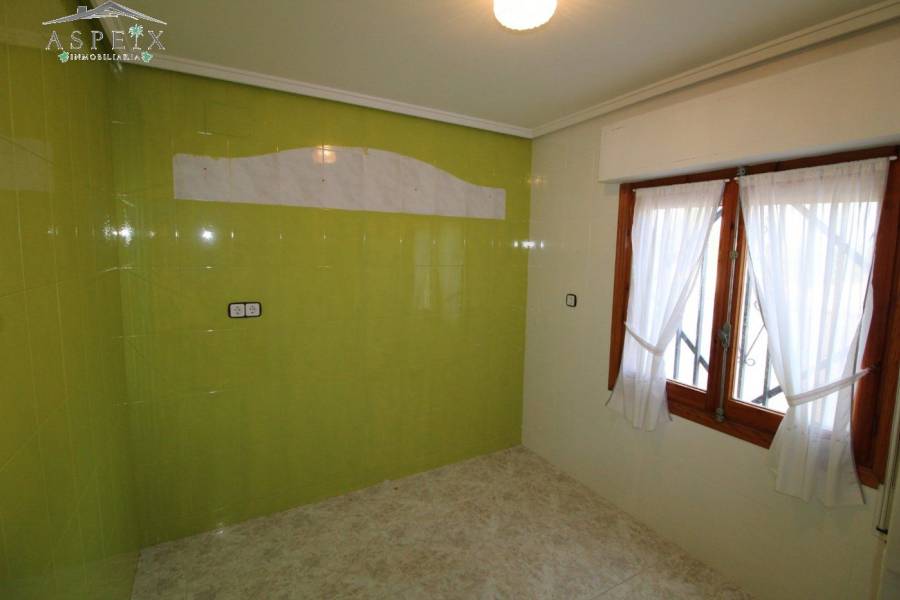 Re-sale - Country house - Monforte Del Cid