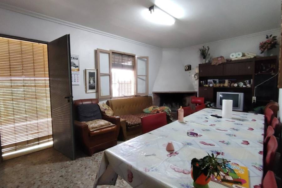 Re-sale - Country house - Novelda