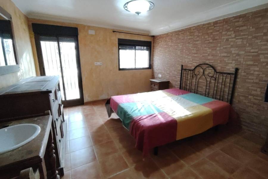 Re-sale - Country house - Elche