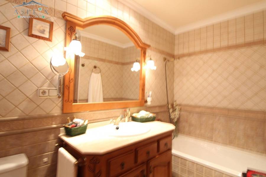 Re-sale - Country house - Elche