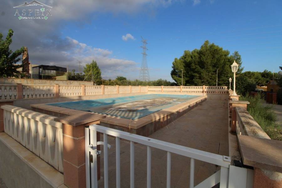 Re-sale - Country house - Monforte Del Cid