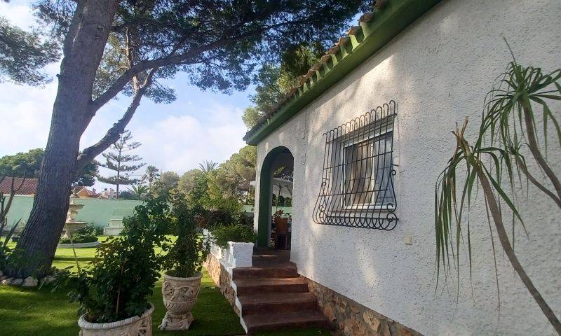 Re-sale - Villa - Orihuela Costa