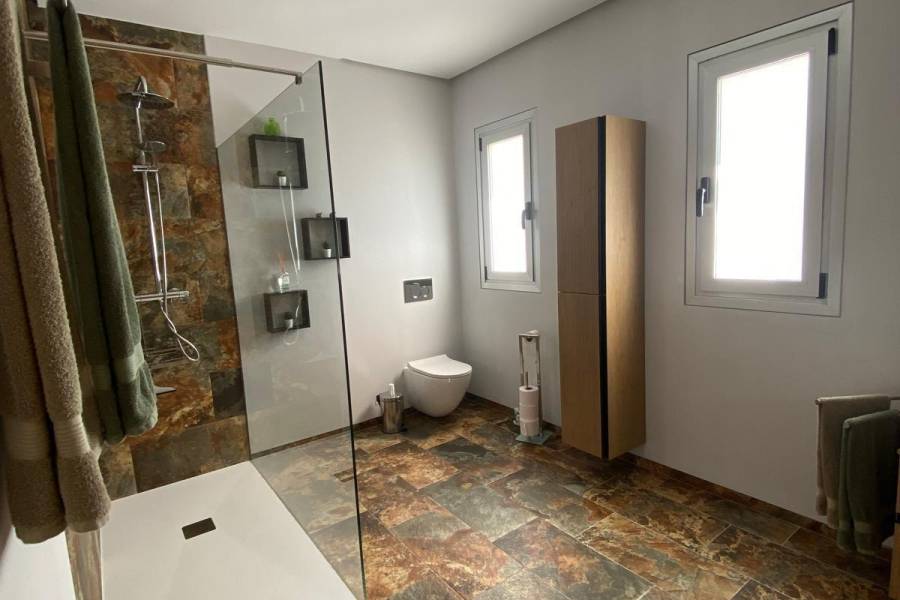 Re-sale - Country house - Petrer - Loma badá