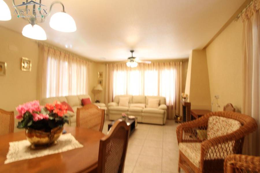 Re-sale - Country house - Elche