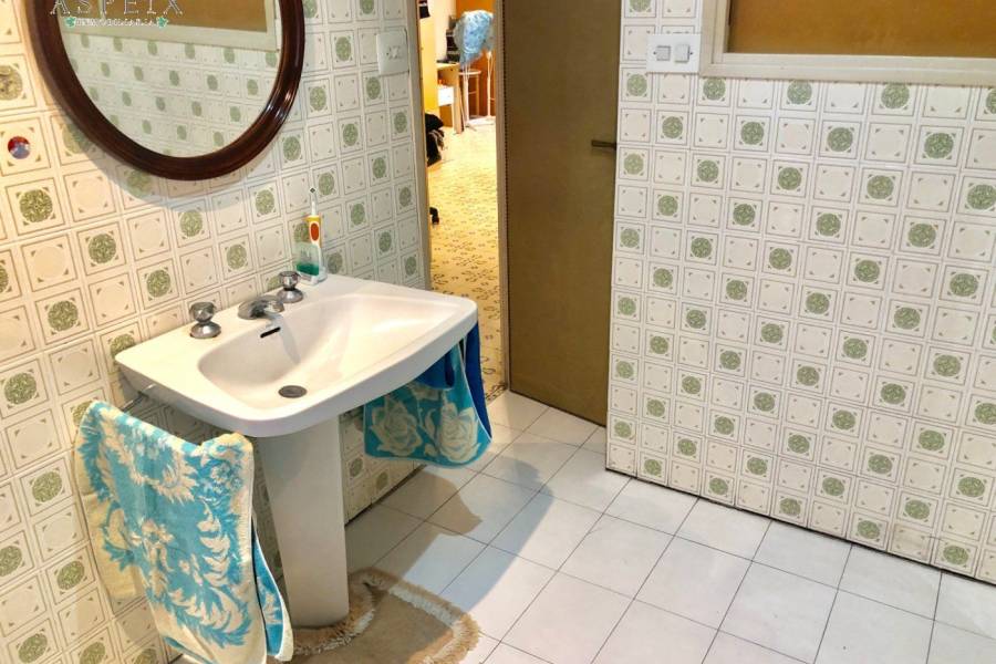 Re-sale - Villa - Novelda - CENTRO