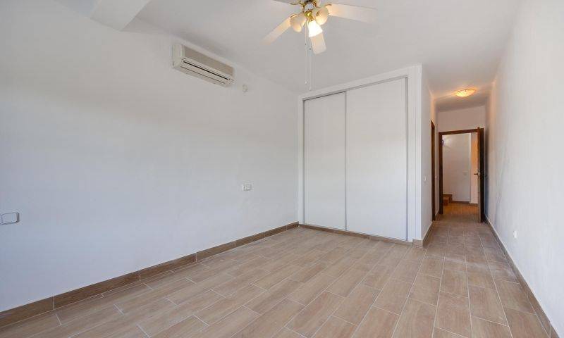 Re-sale - Semi Detached - Villamartin