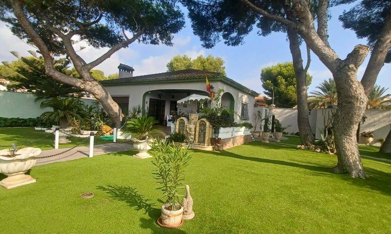 Re-sale - Villa - Campoamor