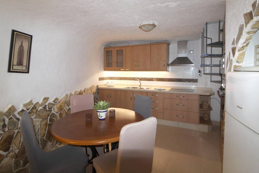 Re-sale - Cave house - Hondon De Las Nieves