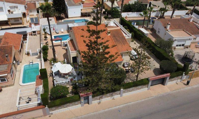 Venta - Chalet - Torrevieja
