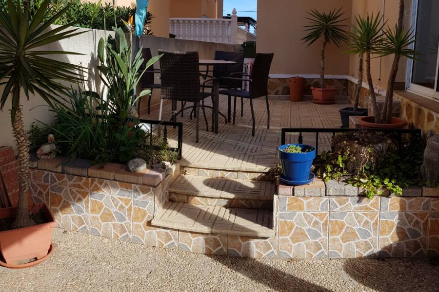 Re-sale - Villa - Algorfa