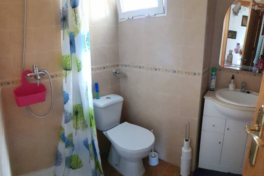 Re-sale - Villa - Algorfa