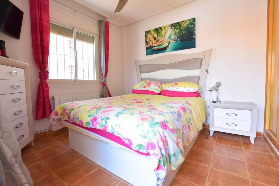 Re-sale - Villa - Algorfa