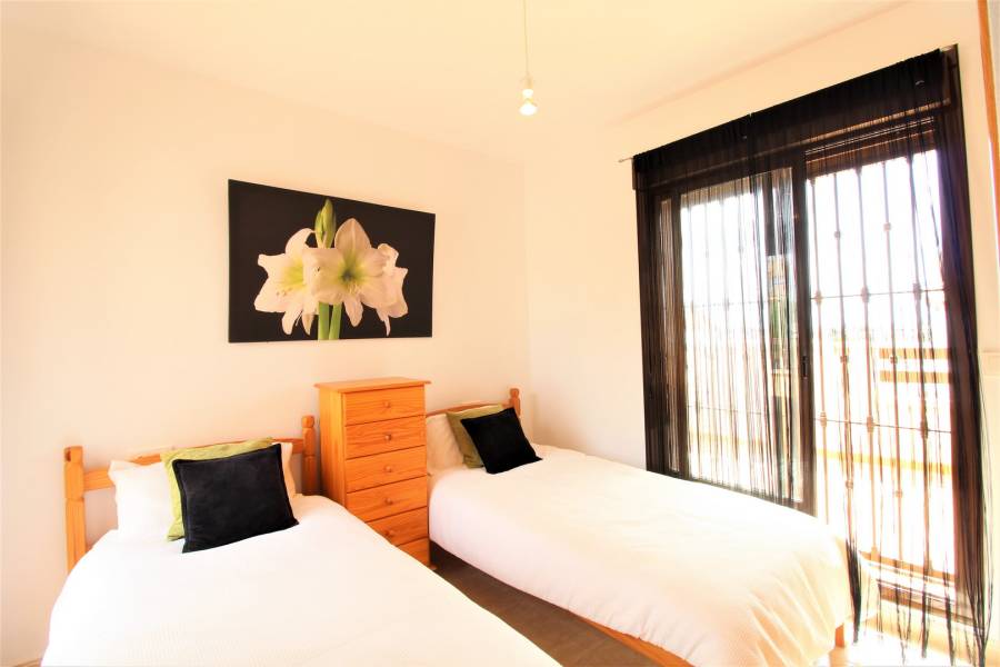 Re-sale - Villa - Villamartin