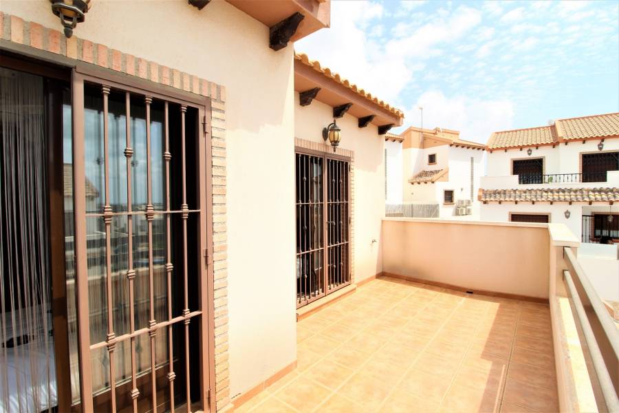 Re-sale - Villa - Villamartin